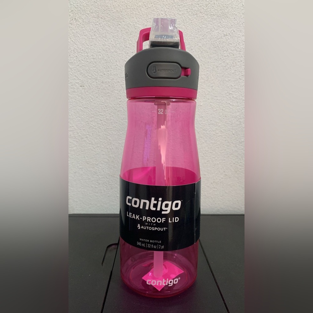 Contigo 32 oz. Ashland 2.0 Tritan Water Bottle with AutoSpout Lid.